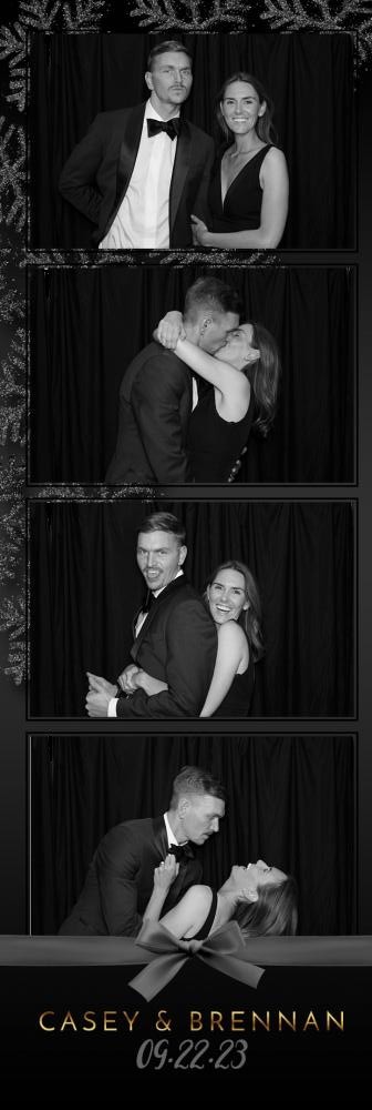 Enclosed strip - black and white